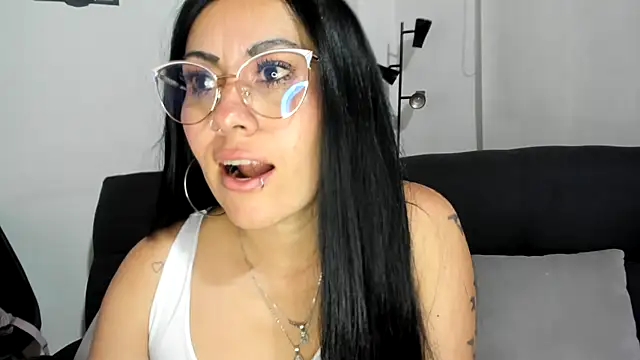 دردشة Tania_mature الجنسية المباشرة