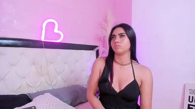 Siena_fox Adlı Modelin Canlı XXX Sohbeti