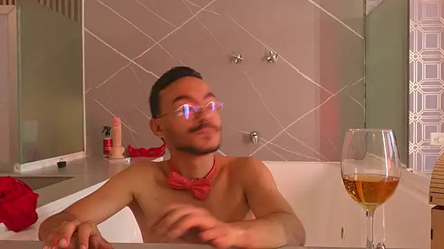thomas_montiel XXX чат на живо