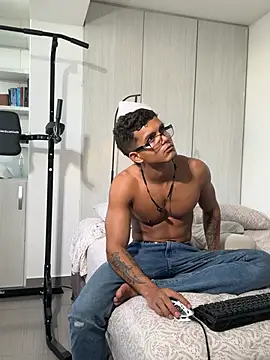 Paradise_boy__n Live XXX chat