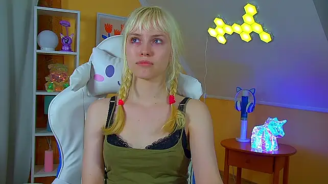 HannahHollis' Live XXX Chat