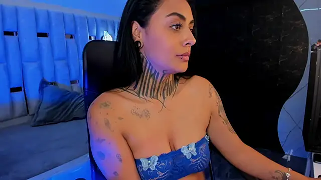 Chat +18 de Lovely_celeste ao vivo
