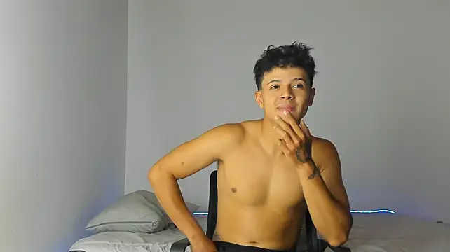 _Alex_Colton লাইভ XXX চ্যাট