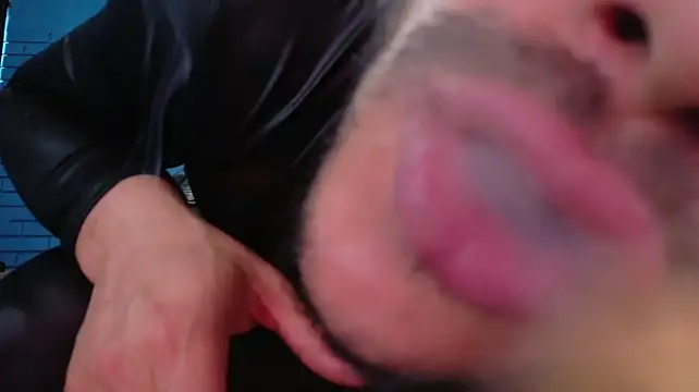 TheIan26's Live XXX Chat