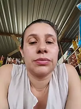 Živý XXX chat MIA-LARIOS