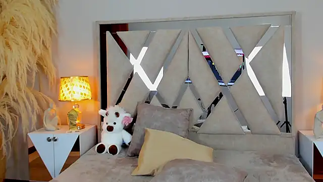 NicolMiller4 élő XXX-chatje