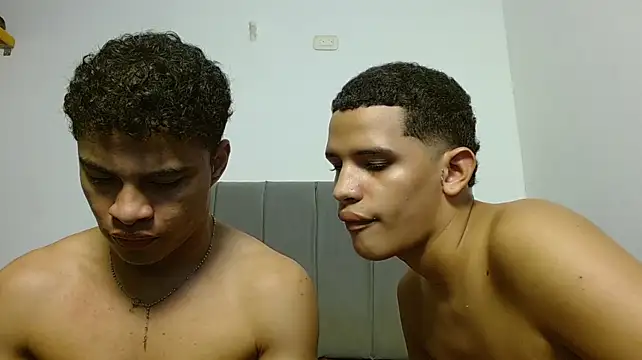 دردشة Jose_And_Daniel الجنسية المباشرة