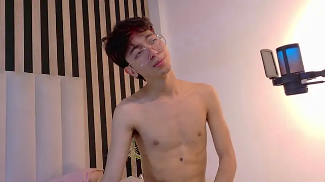 Chat XXX en directo de Twink_Sebas7
