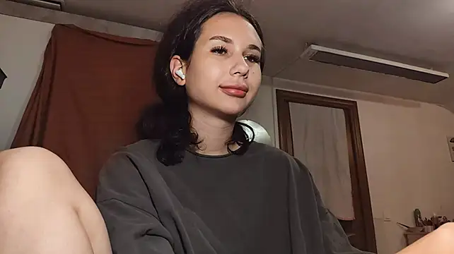HazyLoom Chat XXX live
