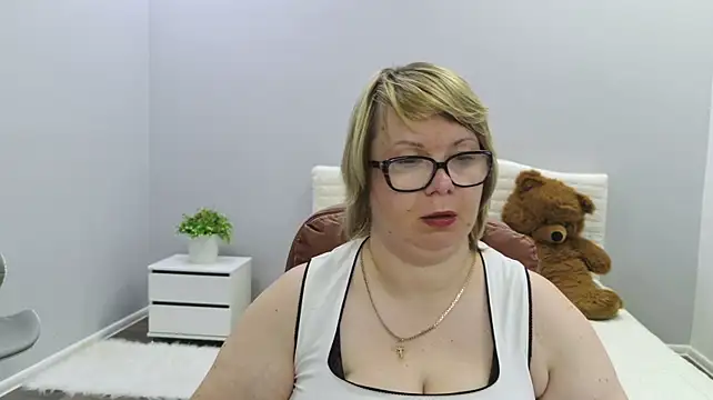 دردشة BonnnyBoobsy الجنسية المباشرة