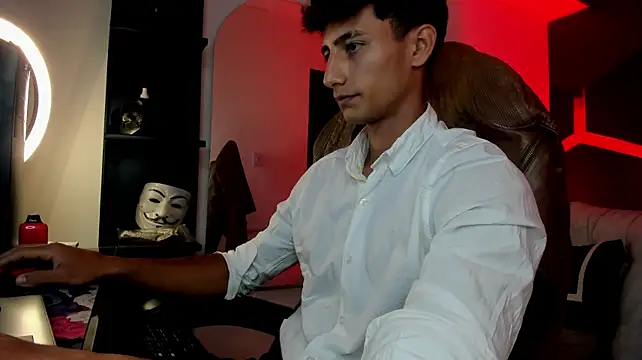 MaxiimoRomano_ 网络视讯表演