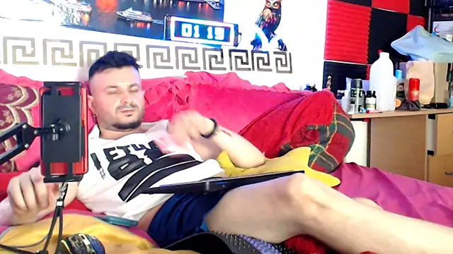 Hugec0ck007 webcam show