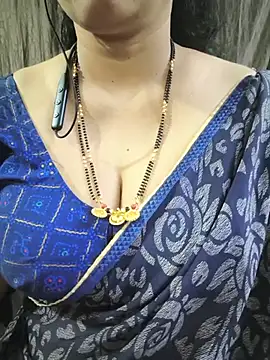 bhuvana_555's Live XXX Chat