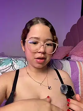 Lucyklein2022 Adlı Modelin Canlı XXX Sohbeti