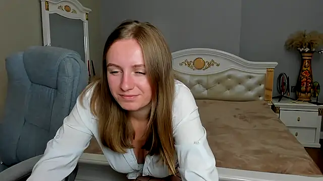 Show modela Marisha_Cute na web-kameri