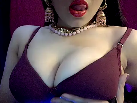 צ'אט XXX בשידור חי של nadia_doll69