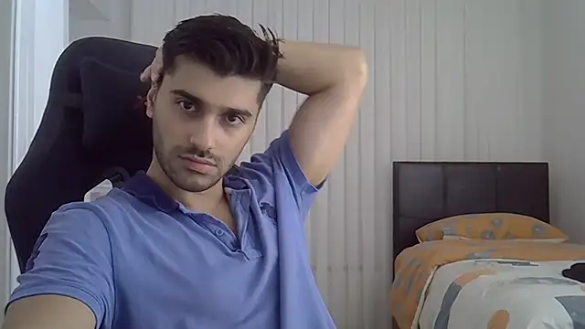 ciceroable Adlı Modelin Canlı XXX Sohbeti