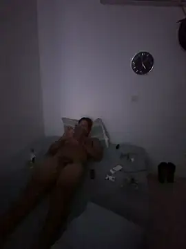 bigdick211292 在線直播表演