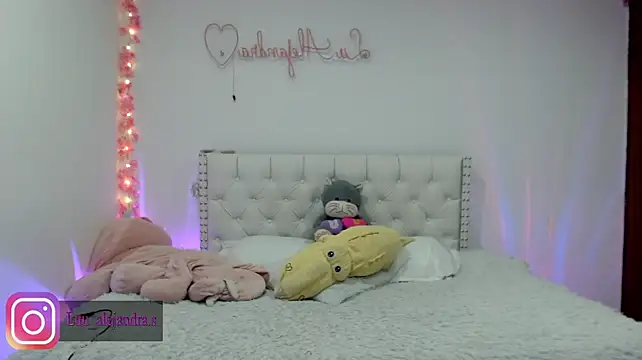 alee_lenoxx Show Webcam