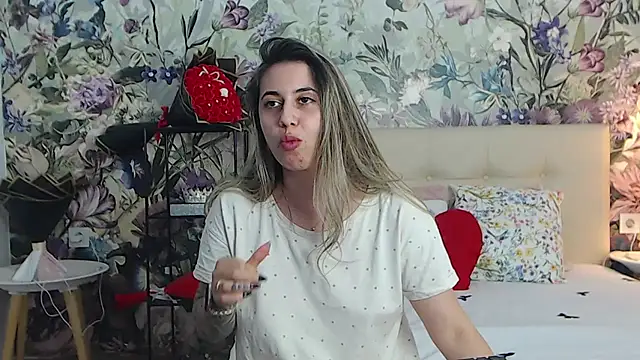 Chat XXX en directo de RoseDiamond06