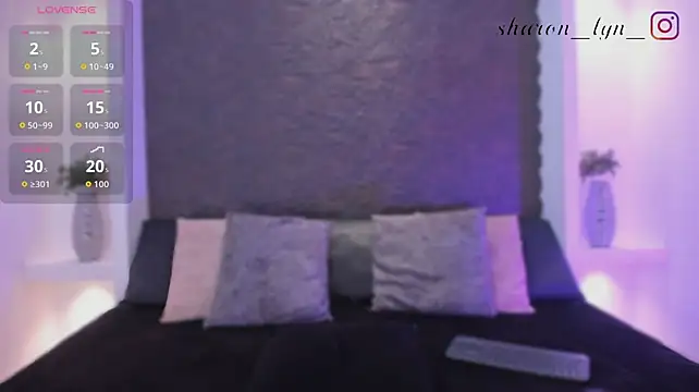 Chat XXX en directo de SharonLyn_