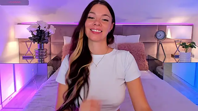 MiaMuse's Live XXX Chat
