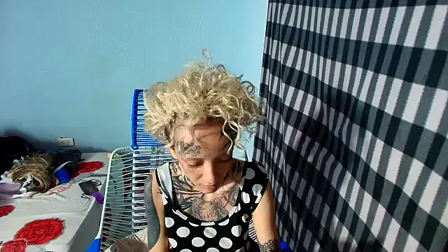 barbara_anal_squirt_ 现场XXX聊天