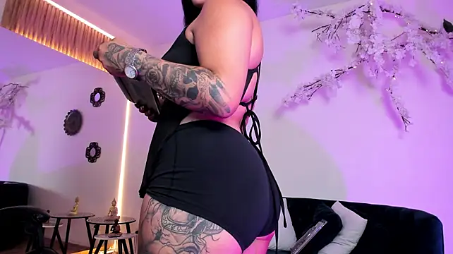 XXX chat uživo modela emy_williams