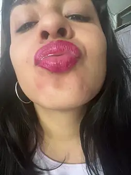 EmilyNoir1 élő XXX-chatje