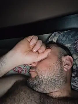 StrictBobby webkamerás műsora
