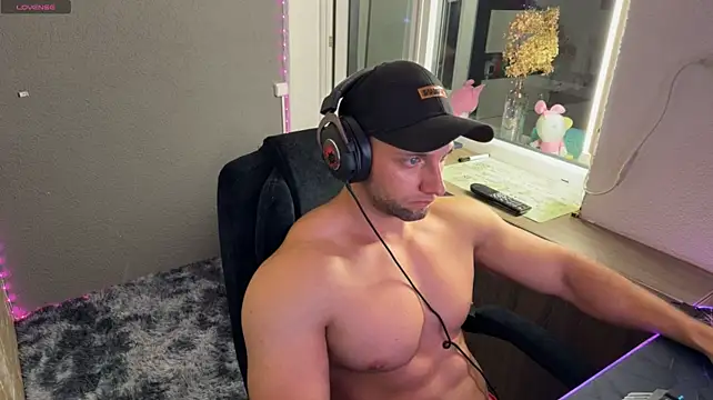 michaelbradleu's Live XXX Chat