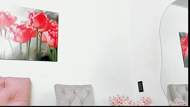 pinky_f00x's Live XXX Chat