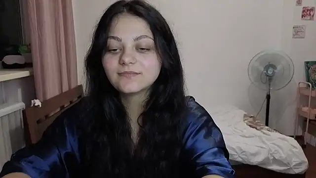 _Mikky_lil_ élő XXX-chatje