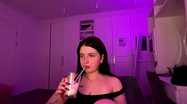 UnLauder 라이브 XXX 채팅