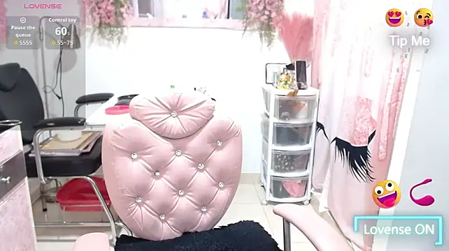 titsbiglovers Chat XXX in diretta