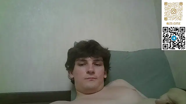 Show modela leo_cutie na web-kameri