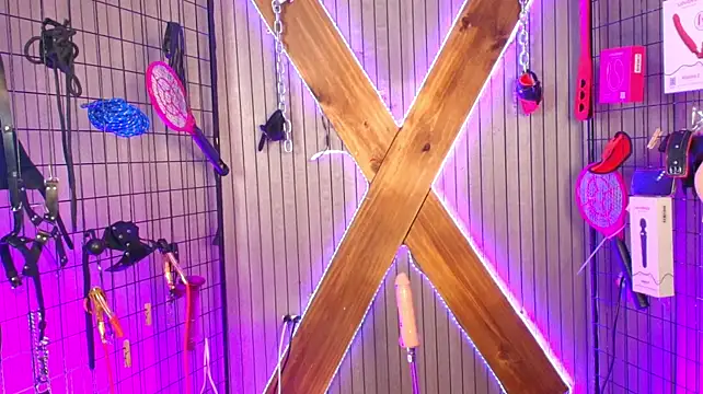 ani_slave_bdsm Live XXX Chat