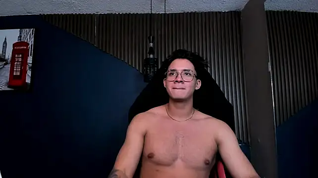 Axxel_Muscle Adlı Modelin Web Kamerası Şovu