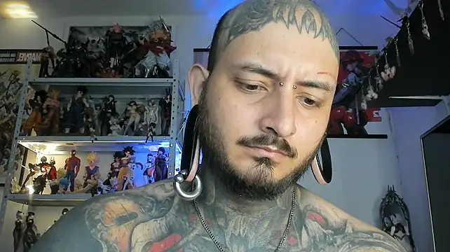 Show modela DEATHINK666XX na web-kameri