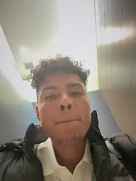Eros_lee Adlı Modelin Canlı XXX Sohbeti
