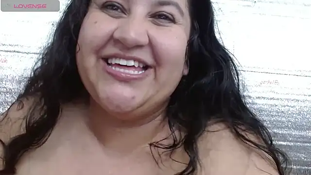 EMILY-NESSA live XXX chat
