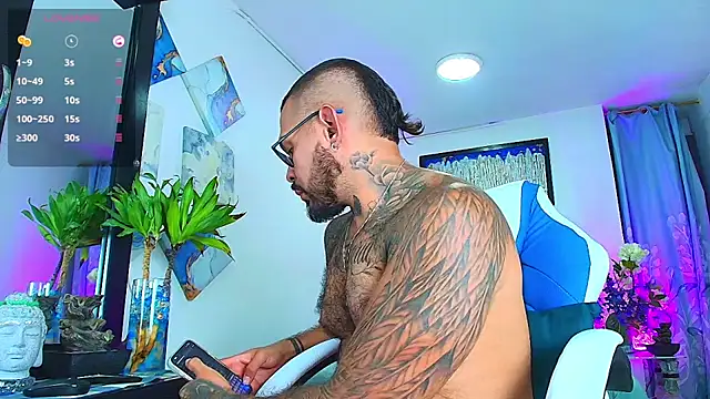 Adil_aminn Webcam show
