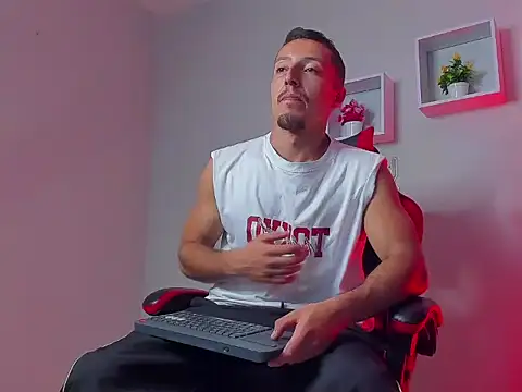 צ'אט XXX בשידור חי של Master_Orioon