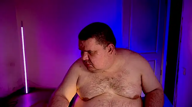 Pokazy przed kamerką – chubby_daddy