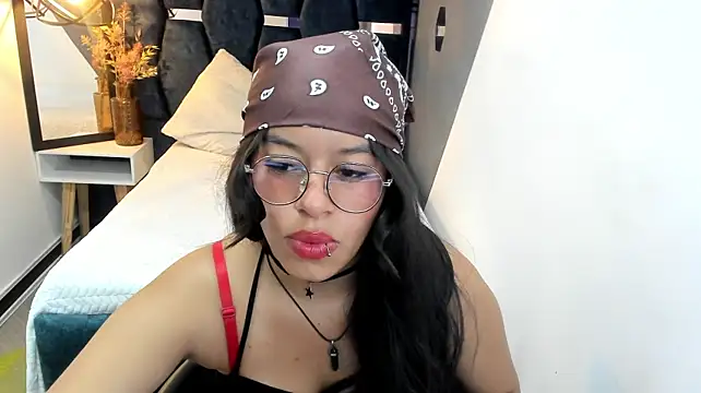 Živý XXX chat Lucy__Love_