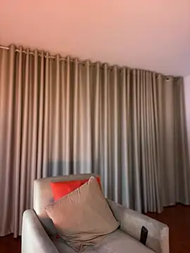 Aliinak's Live XXX Chat