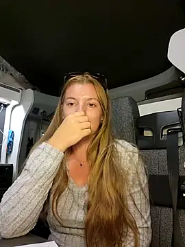 Chat XXX en directo de VanLifeVixen