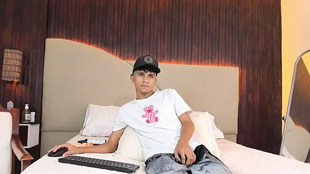 Alexxx_B2026 XXX чат на живо