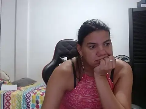 Adriana_0312 Adlı Modelin Canlı XXX Sohbeti