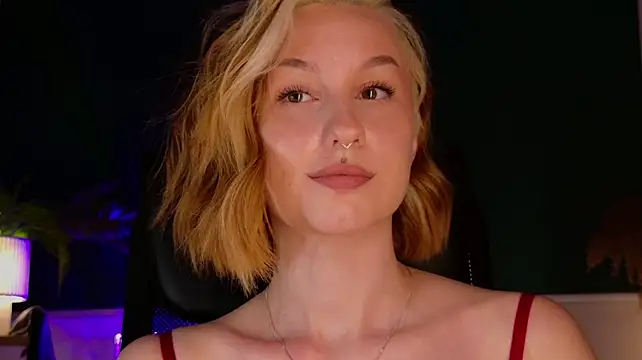 ClaireMathis Adlı Modelin Canlı XXX Sohbeti